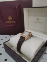 ساعة اقنر نسائية جلد اصليه _ لون بني